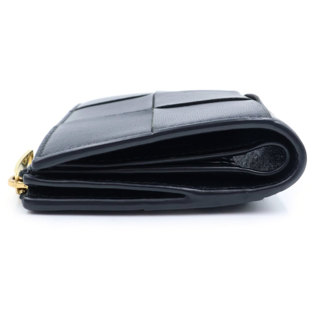 BOTTEGA VENETA(ボッテガヴェネタ) イントレチャート 二つ折り財布 コンパクトウォレット ブラック レザー ゴールド金具