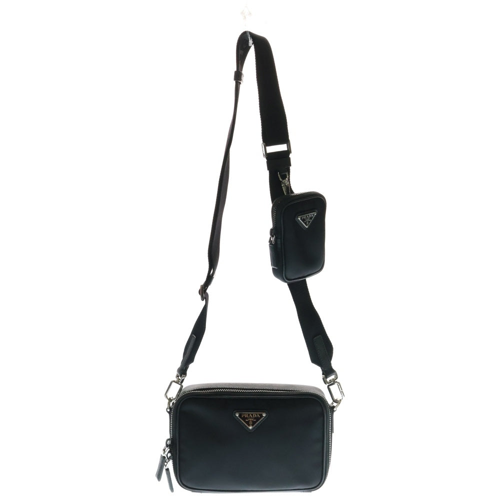 PRADA(プラダ) Re-Nylon リナイロン トライアングルロゴプレート