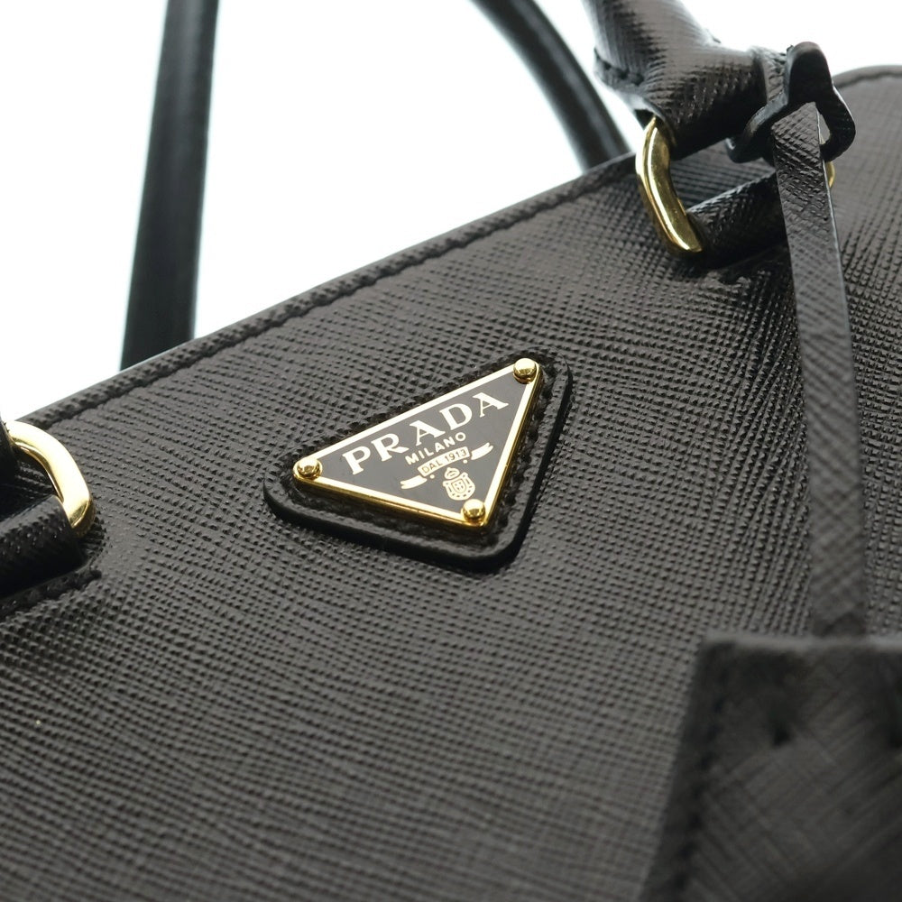 PRADA(プラダ) トライアングルロゴ サフィアーノ 2WAY ミニバッグ レザーハンドバッグ ショルダーバッグ ブラック レディース 1BA380