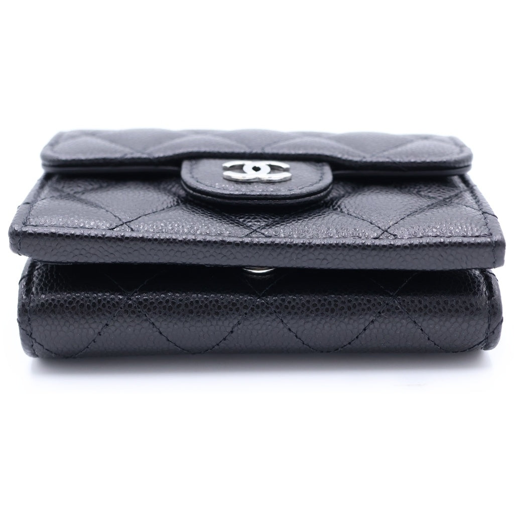 CHANEL(シャネル) マトラッセ スモール クラシック コンパクトウォレット 三つ折り財布 キャビアスキン ブラック キャビアスキン AP0230 シルバー金具 レディース