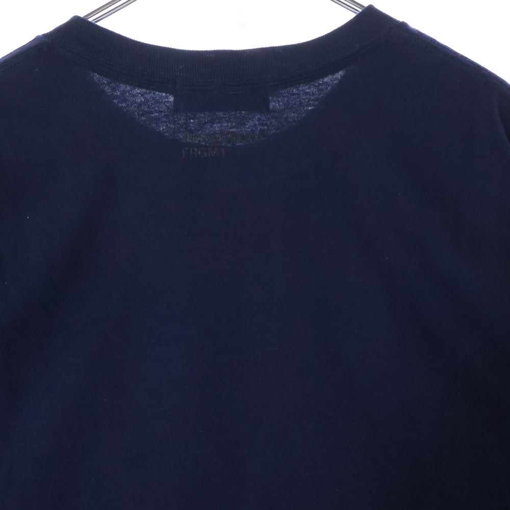 GOD SELECTION XXX(ゴッドセレクショントリプルエックス) x FRAGMENT フロント プリント Tシャツ 半袖カットソー ネイビー GX-S25-12FST-06