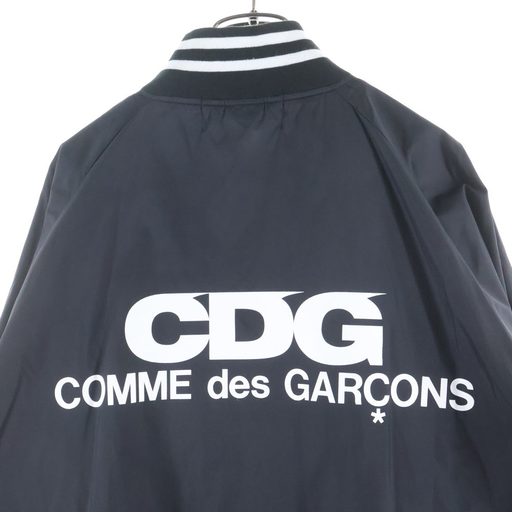 CDG(シーディージー) AD2019 LOGO PRINT NYLON STADIUM JACKET バック エアライン ロゴ ナイロン スタジャン ジャケット ブラック SZ-J006 レディース