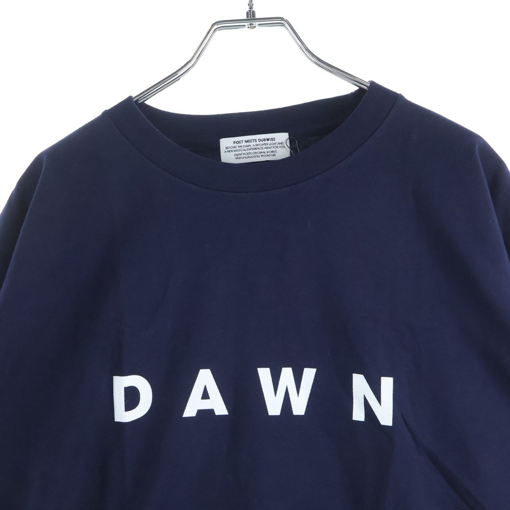 POET MEETS DUBWISE(ポエトミーツダブワイズ) DAWN TEE DAWTS-0310 プリント半袖Tシャツ ダークネイビー