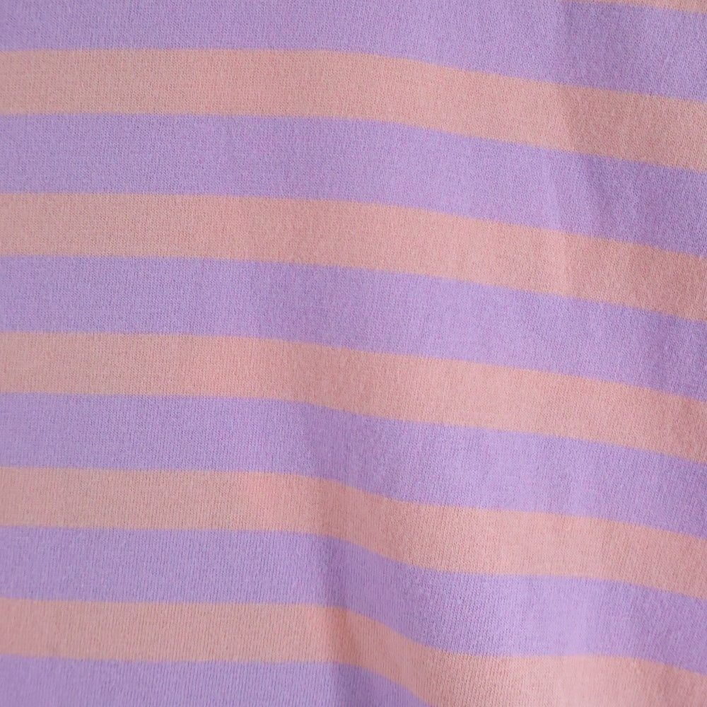 POP TRADING COMPANY(ポップトレーディングカンパニー) Striped Logo T-Shirt - Pink POPSS24_02-011 ストライプ ロゴ半袖Tシャツ ピンク