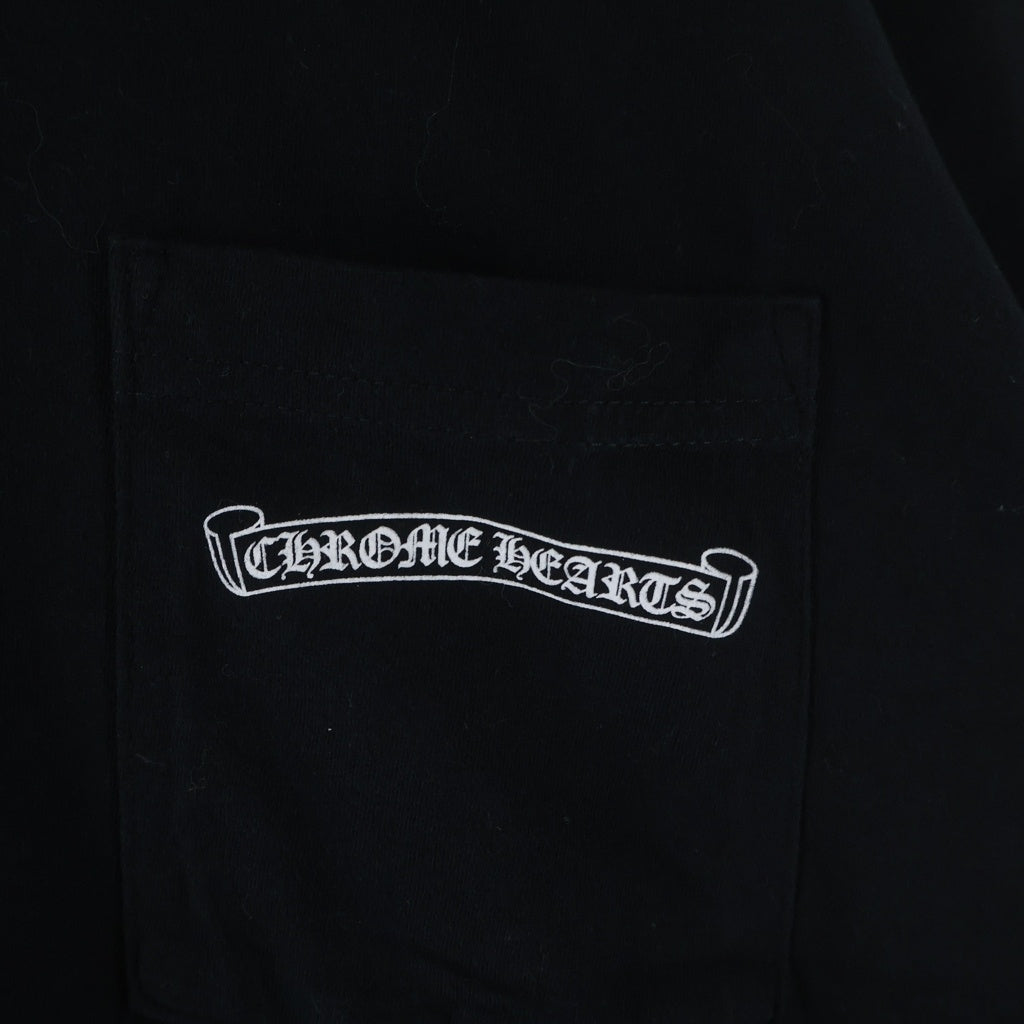 CHROME HEARTS(クロムハーツ) SCROLL RABEL TEE スクロールラベル 胸ポケット半袖プリントTシャツ ブラック
