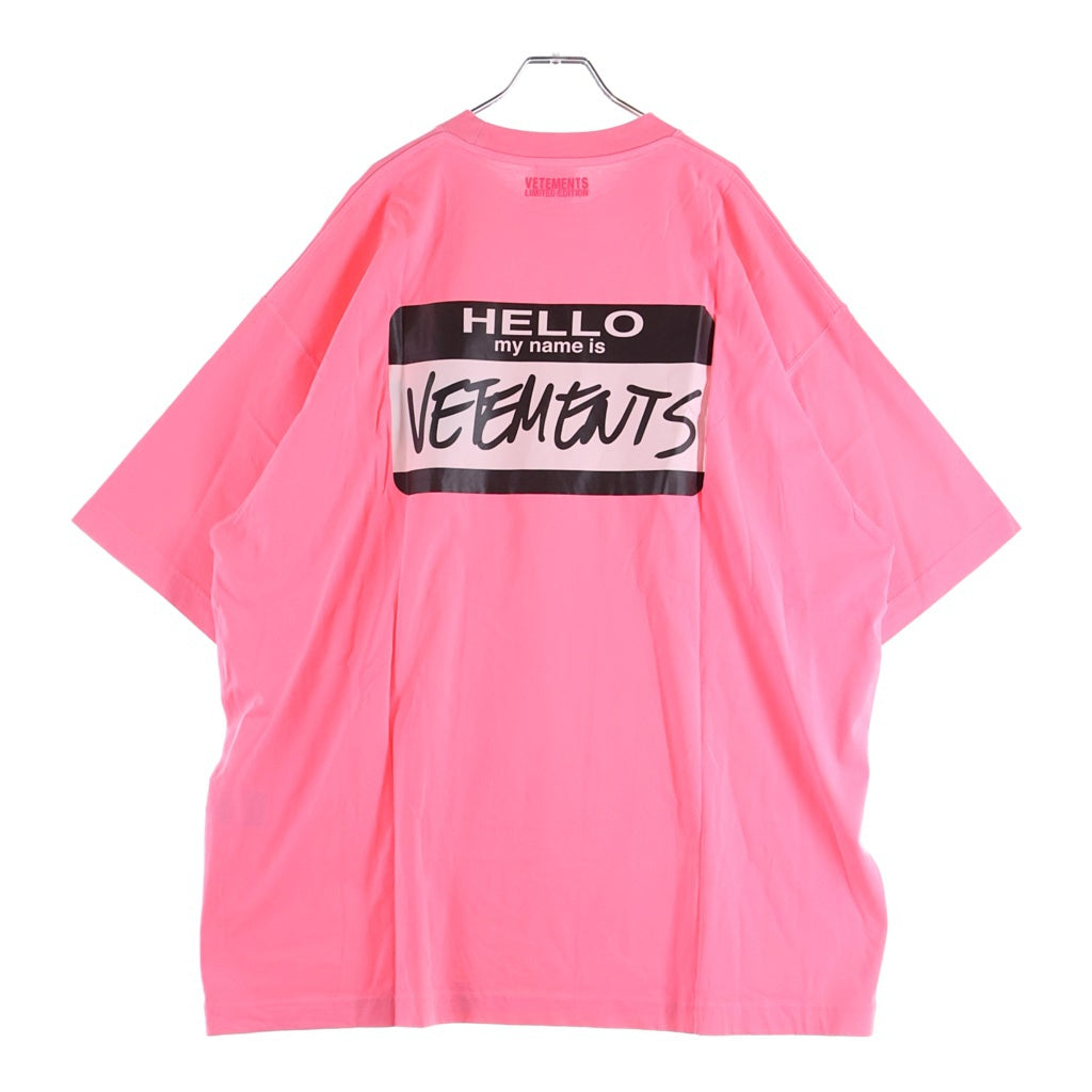 VETEMENTS(ヴェトモン) Hello My Name Is Tee UA65TR110P ハローマイネームイズ プリントTシャツ 半袖 ピンク