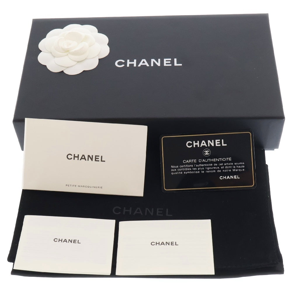 CHANEL(シャネル) ラウンドファスナー長財布 2.55 マトラッセ チャームエンブロイダリー ウォレット ブラック ラムスキン ブラック レディース A80445