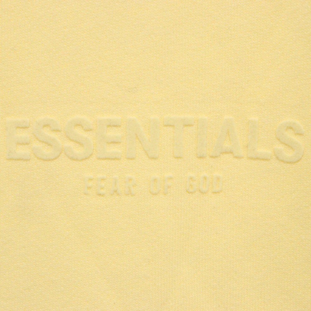 FEAR OF GOD ESSENTIALS(フィアオブゴッド エッセンシャルズ) HI NECK SWEATSHIRT フェルトロゴ ハイネックスウェットトレーナー イエロー