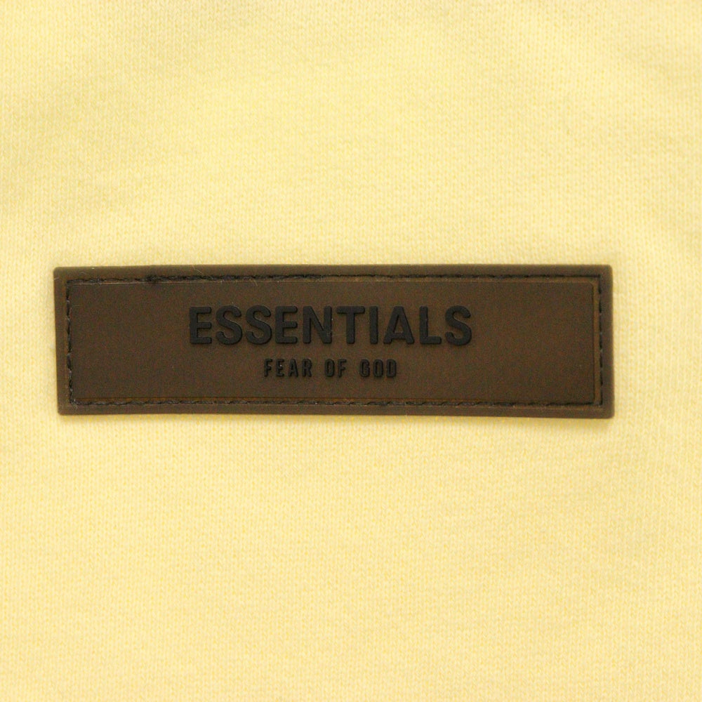 FEAR OF GOD ESSENTIALS(フィアオブゴッド エッセンシャルズ) HI NECK SWEATSHIRT フェルトロゴ ハイネックスウェットトレーナー イエロー