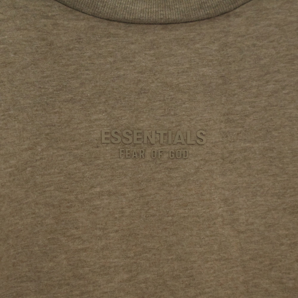 FEAR OF GOD ESSENTIALS(フィアオブゴッド エッセンシャルズ) S/S T-SHIRT フロントロゴ 半袖Tシャツ ベージュ