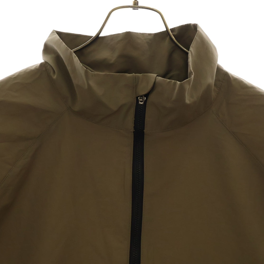 FEAR OF GOD ESSENTIALS(フィアオブゴッド エッセンシャルズ) HALF ZIP NYLON JACKET リフレクターロゴ ハーフジップナイロンジャケット ベージュ