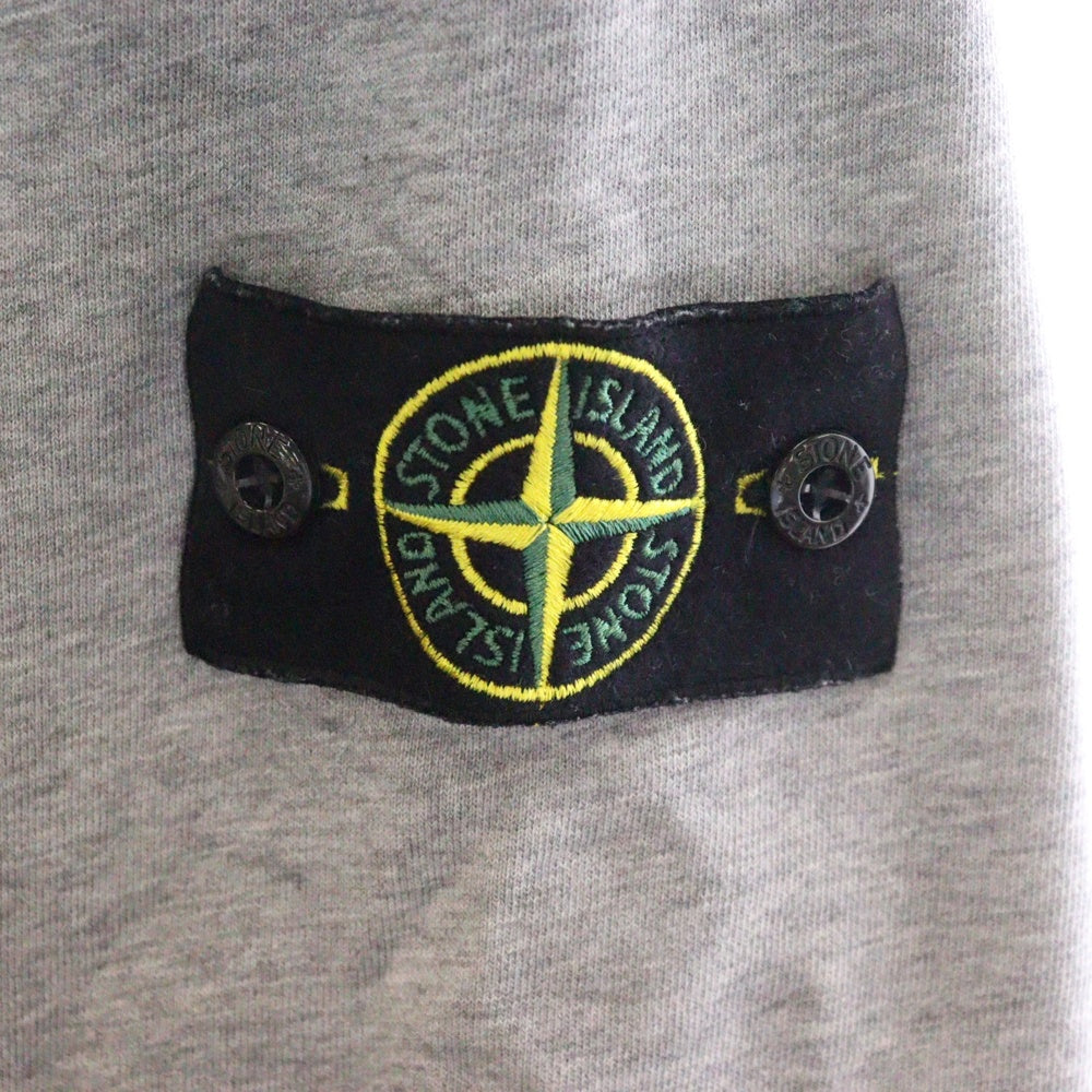 STONE ISLAND(ストーンアイランド) Sweatshirt ロゴワッペン クルーネックスウェットトレーナー グレー 101563051