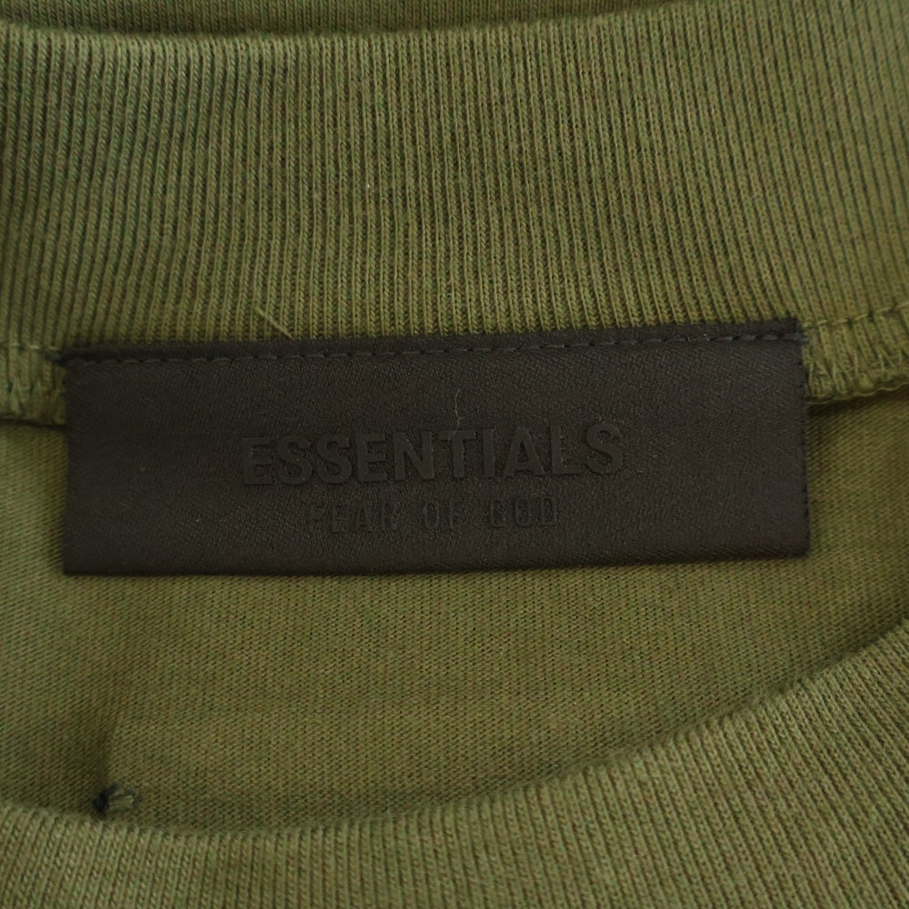 FEAR OF GOD ESSENTIALS(フィアオブゴッド エッセンシャルズ) L/S T-SHIRT フロントプリント長袖Tシャツ ロンT カーキ