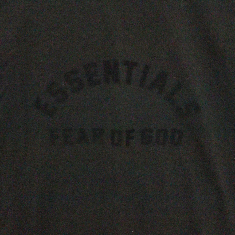 FEAR OF GOD ESSENTIALS(フィアオブゴッド エッセンシャルズ) S/S T-SHIRT ラバーロゴ半袖Tシャツ ブラック