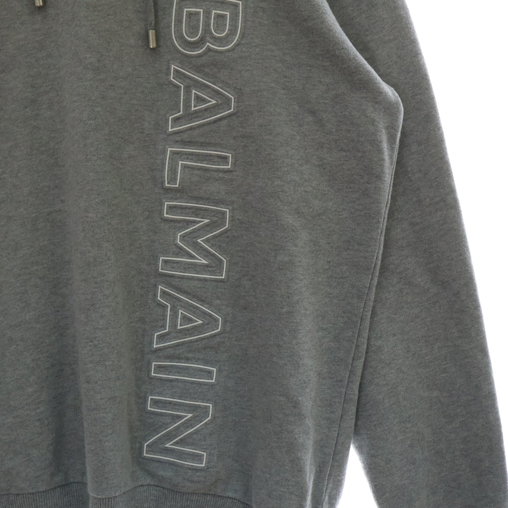 BALMAIN(バルマン) Logo Embossed Drawstring Hoodie エンブロイダリーロゴドローストリングフーディー プルオーバーパーカー JT046BC22 グレー