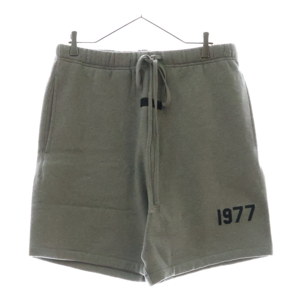 FEAR OF GOD ESSENTIALS(フィアオブゴッド エッセンシャルズ) SHORT PANTS 1977 フェルトロゴ スウェットハーフパンツ ショーツ グレー