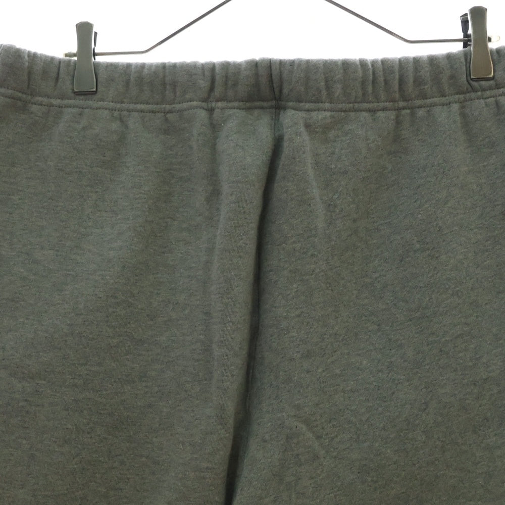FEAR OF GOD ESSENTIALS(フィアオブゴッド エッセンシャルズ) SHORT PANTS 1977 フェルトロゴ スウェットハーフパンツ ショーツ グレー
