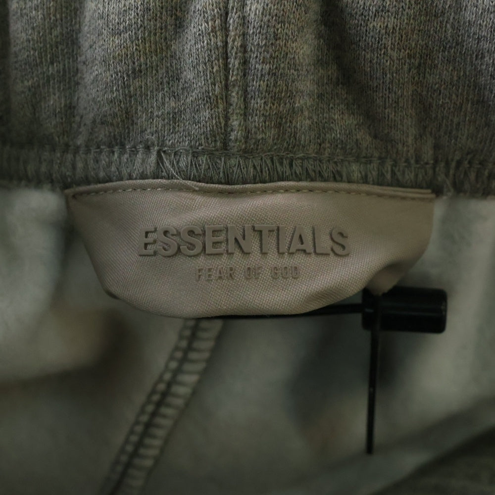 FEAR OF GOD ESSENTIALS(フィアオブゴッド エッセンシャルズ) SHORT PANTS 1977 フェルトロゴ スウェットハーフパンツ ショーツ グレー