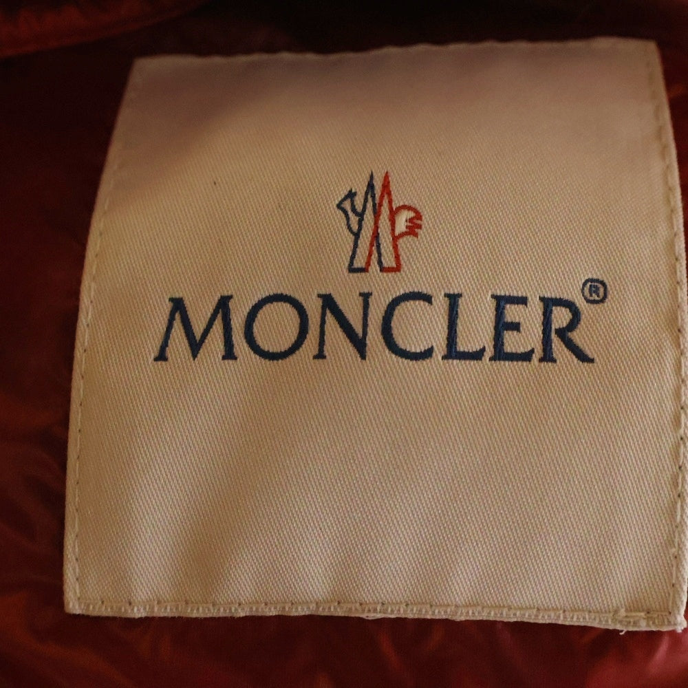 MONCLER(モンクレール) GUI GILET ロゴワッペン ダウンベスト アウター レッド 121-091-43321-05