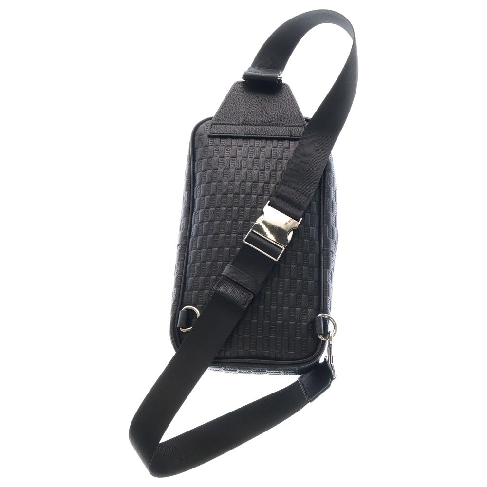 KITH(キス) Monogram Leather Stagg Crossbody モノグラム レザースタッグ クロスボディ ショルダーバッグ ブラック KHM040127