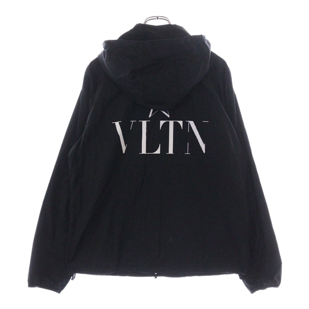 VALENTINO(ヴァレンチノ) VLTN LOGO バックプリント ジップアップナイロンジャケット ブラック TV3CI3555W6