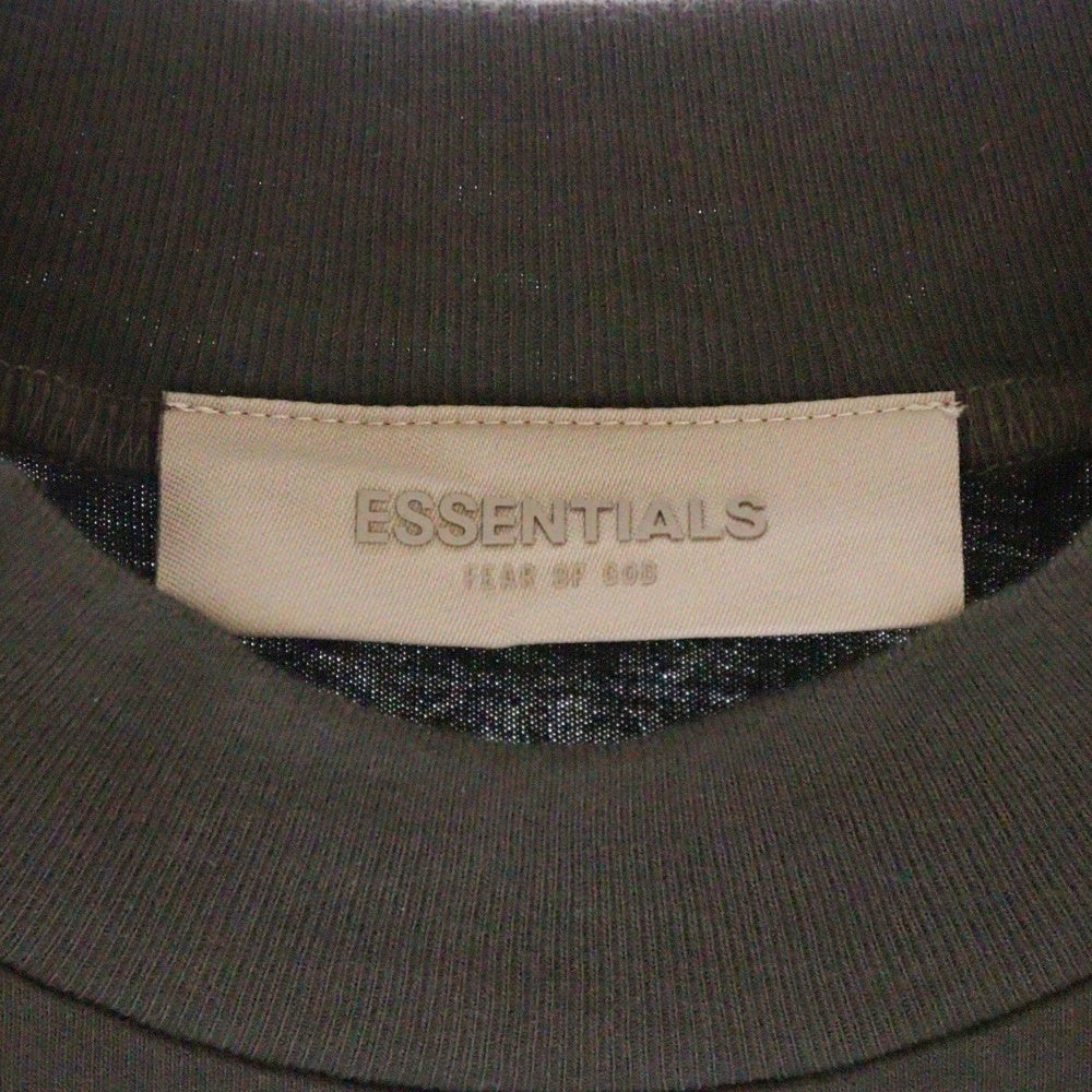 FEAR OF GOD ESSENTIALS(フィアオブゴッド エッセンシャルズ) S/S T-SHIRT ラバーロゴ 半袖Tシャツ グレー レディース