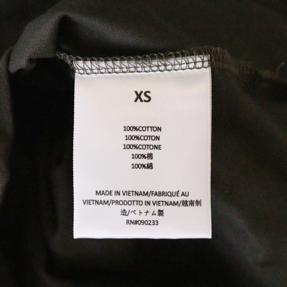 FEAR OF GOD ESSENTIALS(フィアオブゴッド エッセンシャルズ) S/S T-SHIRT ラバーロゴ 半袖Tシャツ グレー レディース