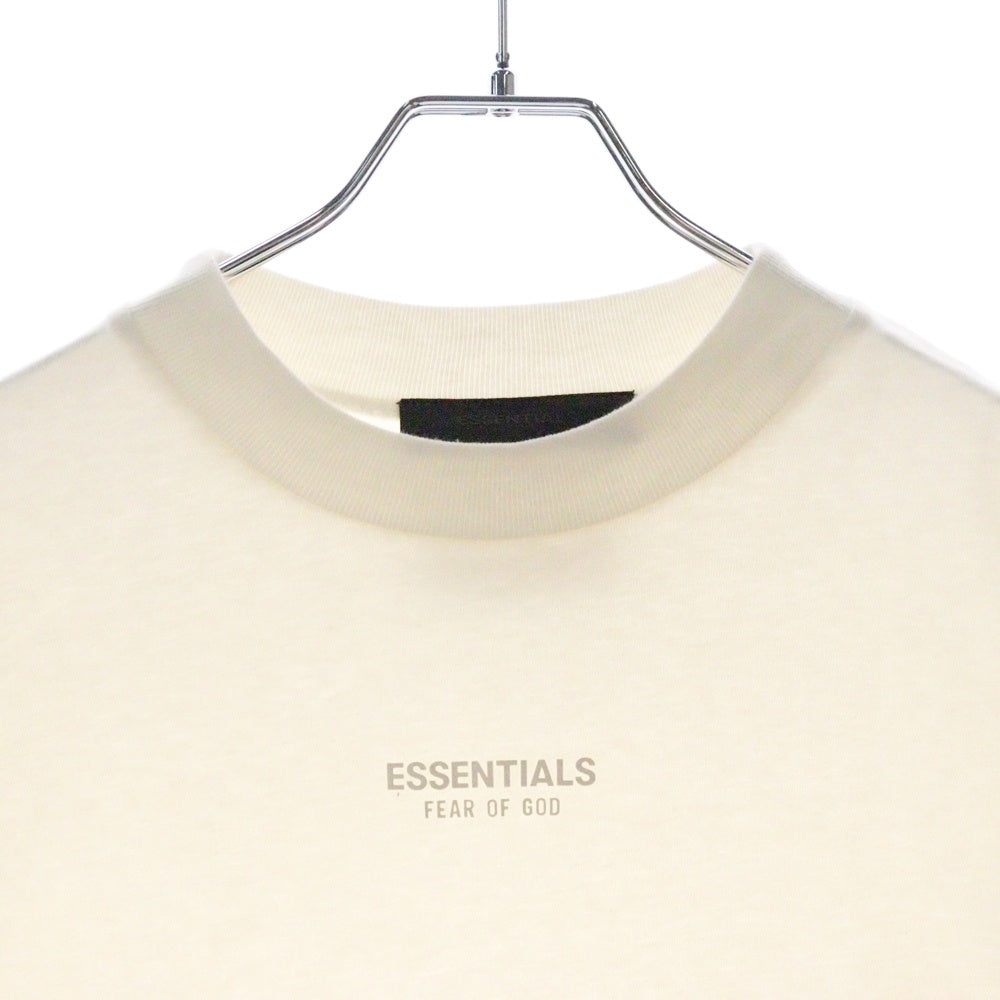 FEAR OF GOD ESSENTIALS(フィアオブゴッド エッセンシャルズ) S/S T-SHIRT フロントラバーロゴ 半袖Tシャツ アイボリー