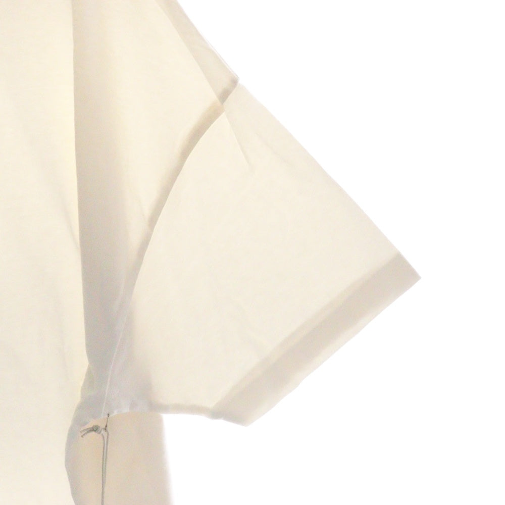 FEAR OF GOD ESSENTIALS(フィアオブゴッド エッセンシャルズ) S/S T-SHIRT フロントラバーロゴ 半袖Tシャツ アイボリー