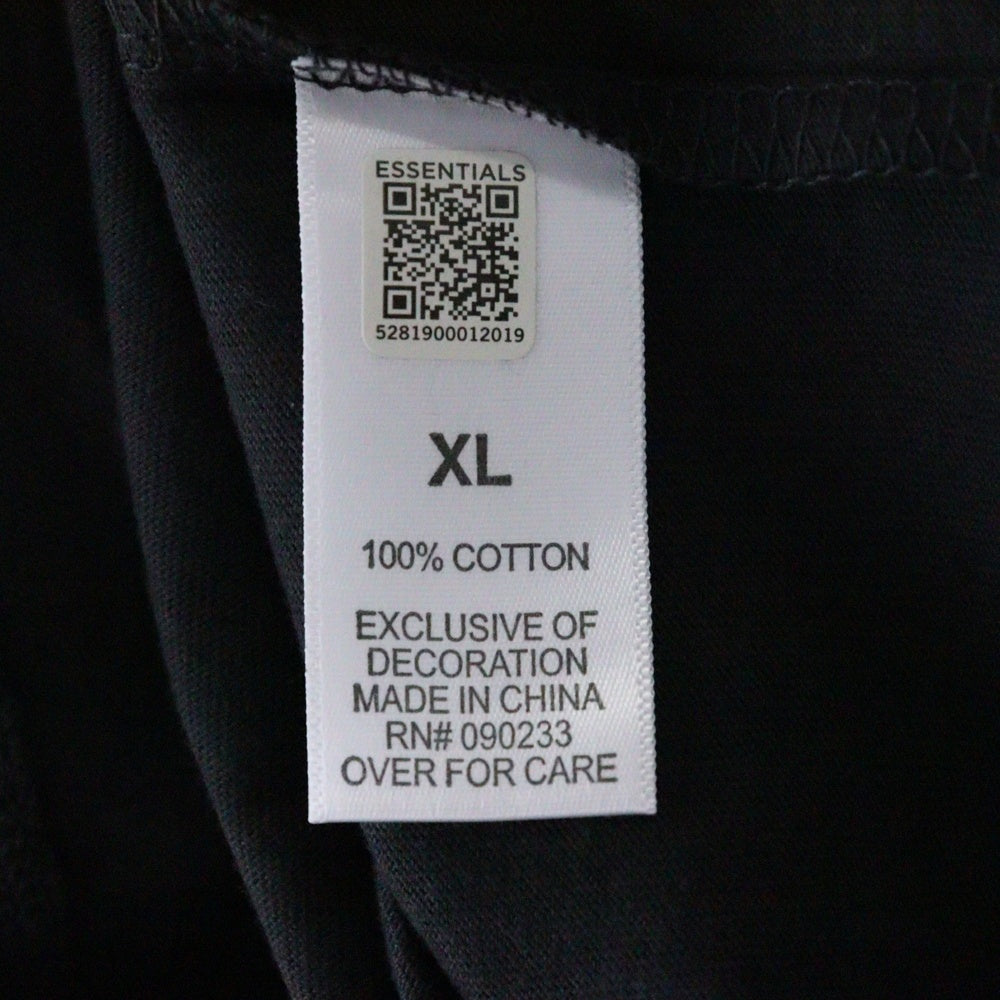 FEAR OF GOD ESSENTIALS(フィアオブゴッド エッセンシャルズ) S/S T-SHIRT バックリフレクターロゴ 半袖Tシャツ ブラック