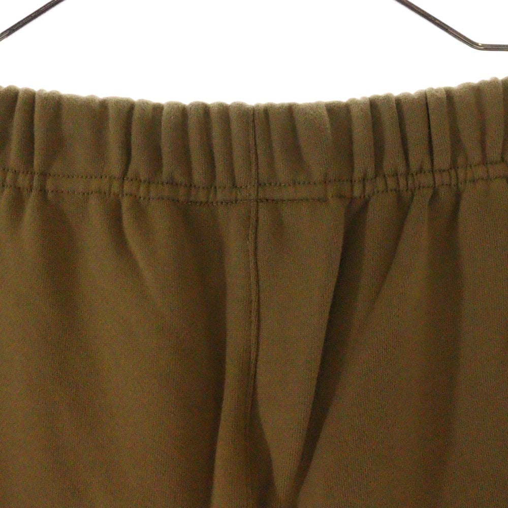 FEAR OF GOD ESSENTIALS(フィアオブゴッド エッセンシャルズ) SHORT PANTS リフレクターロゴ スウェットハーフパンツ ショーツ マスタード