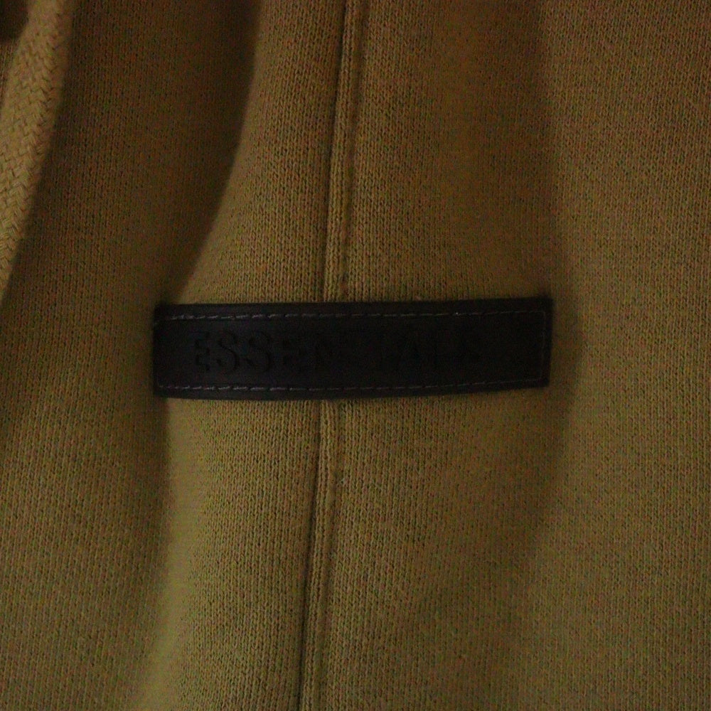 FEAR OF GOD ESSENTIALS(フィアオブゴッド エッセンシャルズ) SHORT PANTS リフレクターロゴ スウェットハーフパンツ ショーツ マスタード