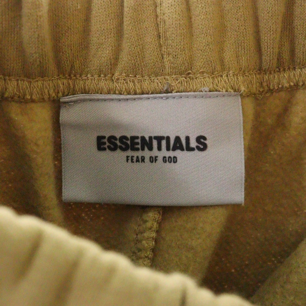FEAR OF GOD ESSENTIALS(フィアオブゴッド エッセンシャルズ) SHORT PANTS リフレクターロゴ スウェットハーフパンツ ショーツ マスタード