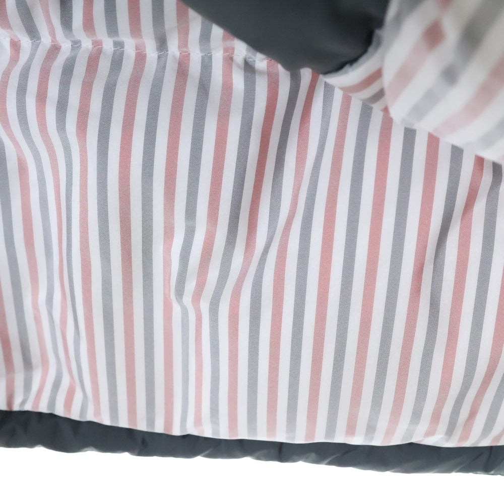THOM BROWNE(トムブラウン) 4BARストライプ フーデッド ダウンコート アウター グレー MOD064X-07259