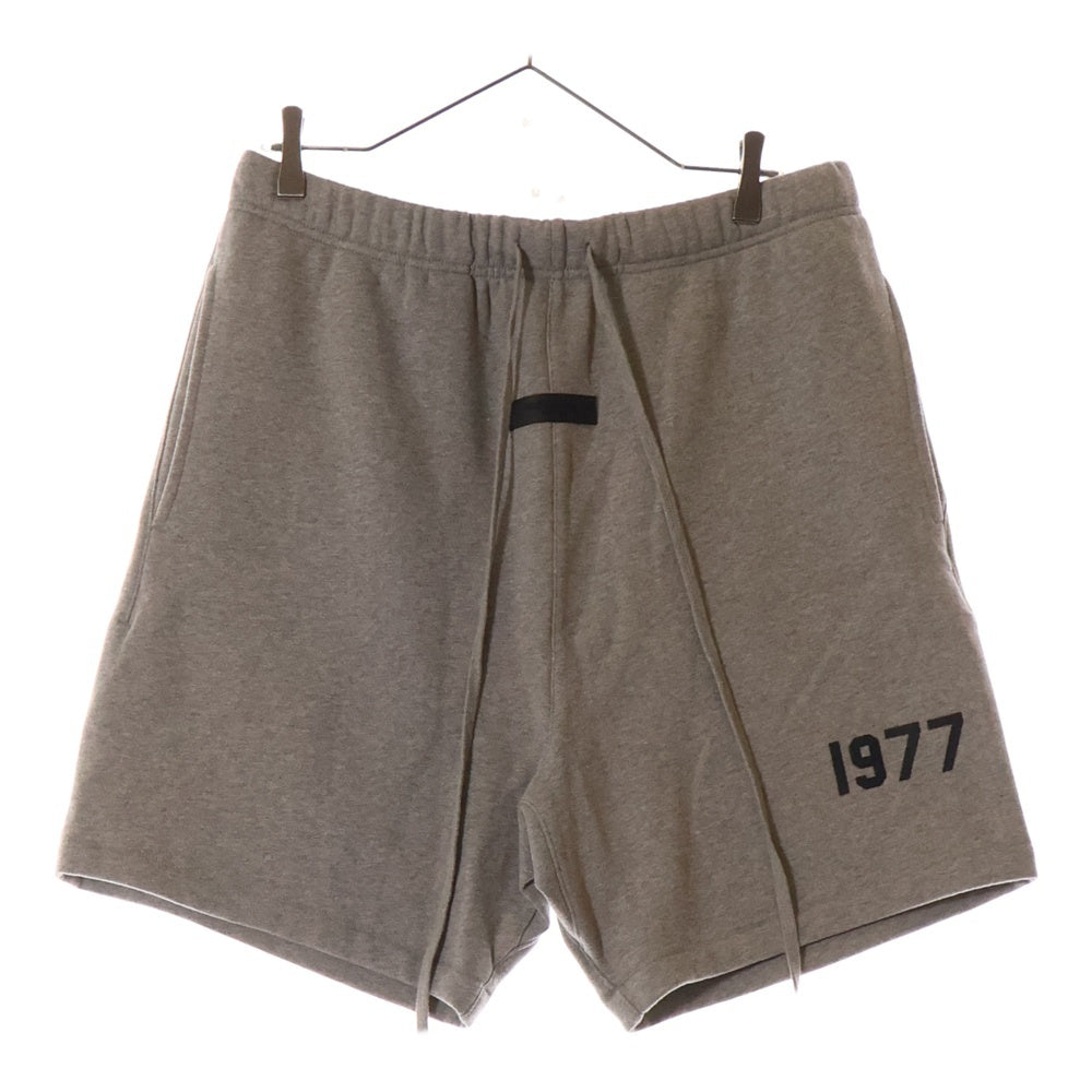 FEAR OF GOD ESSENTIALS(フィアオブゴッド エッセンシャルズ) SHORT PANTS 1977 フェルトロゴ スウェットハーフパンツ ショーツ グレー
