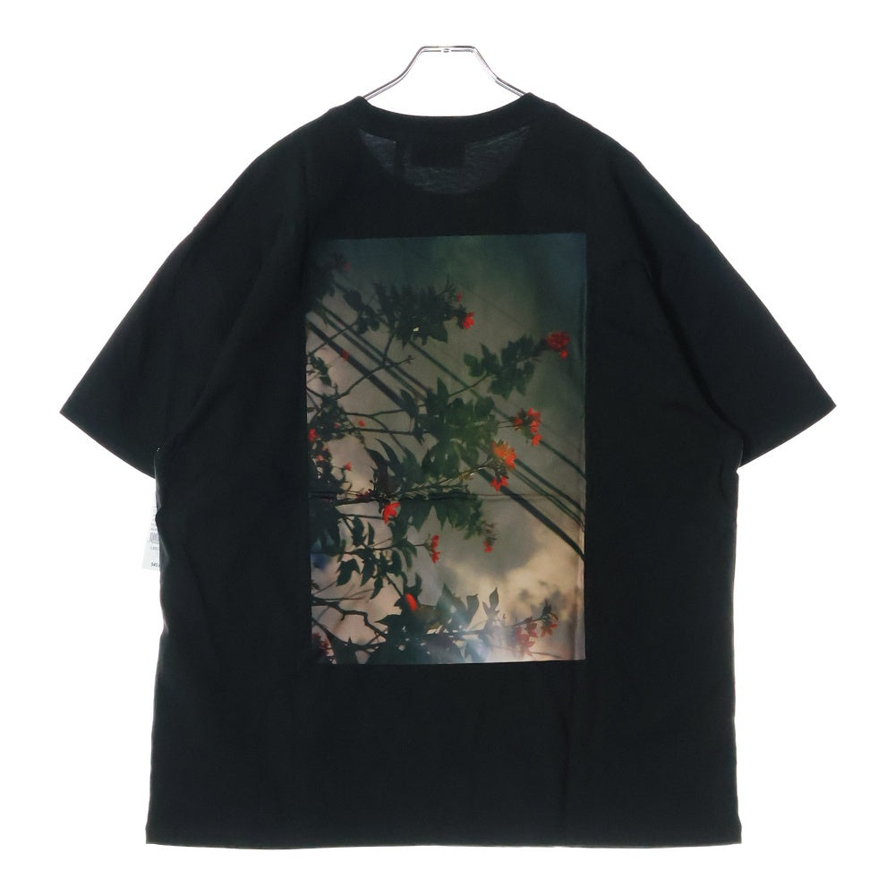 FEAR OF GOD ESSENTIALS(フィアオブゴッド エッセンシャルズ) S/S T-SHIRT FLOWER バックフラワーフォトプリント 半袖Tシャツ ブラック