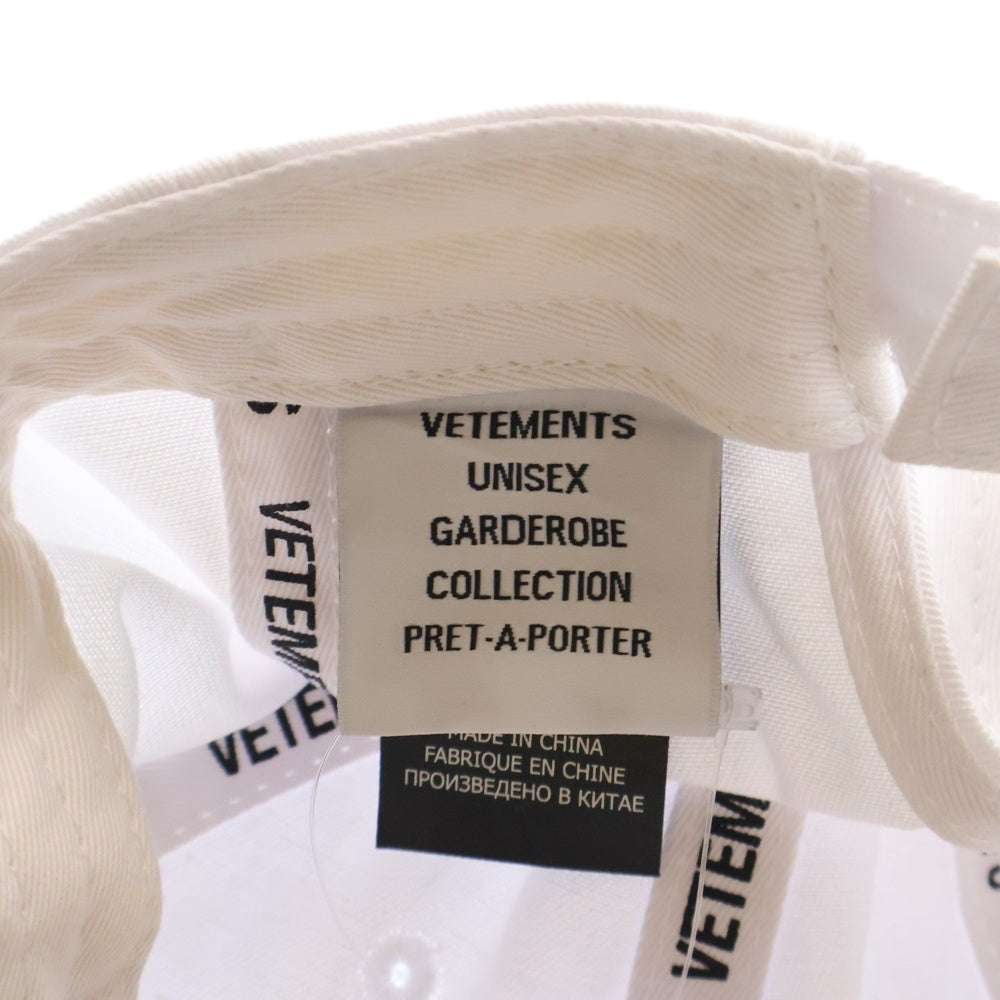 VETEMENTS(ヴェトモン) ロゴ刺繍 ベースボールキャップ 帽子 ホワイト UE63CA100W