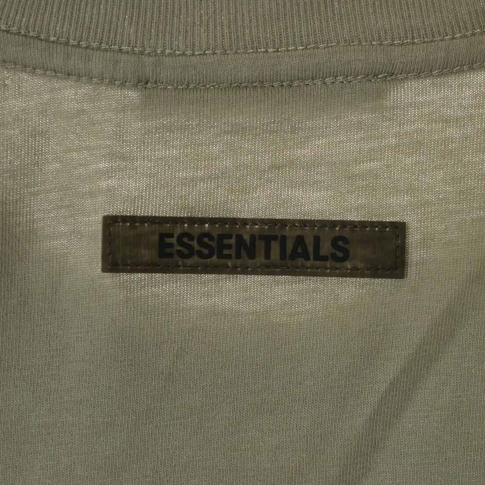 FEAR OF GOD ESSENTIALS(フィアオブゴッド エッセンシャルズ) S/S T-SHIRT バックラバーロゴ 半袖Tシャツ カーキ