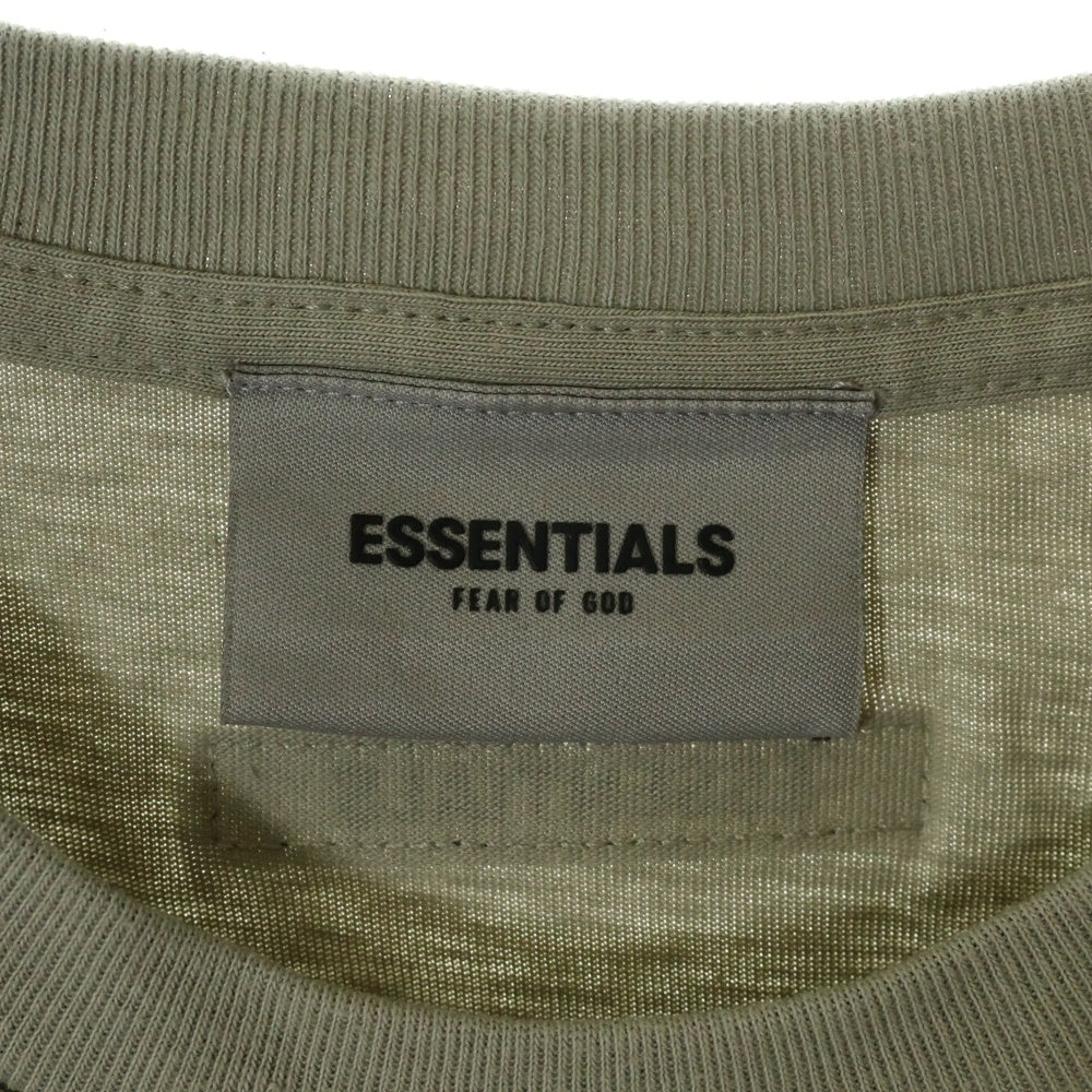 FEAR OF GOD ESSENTIALS(フィアオブゴッド エッセンシャルズ) S/S T-SHIRT バックラバーロゴ 半袖Tシャツ カーキ