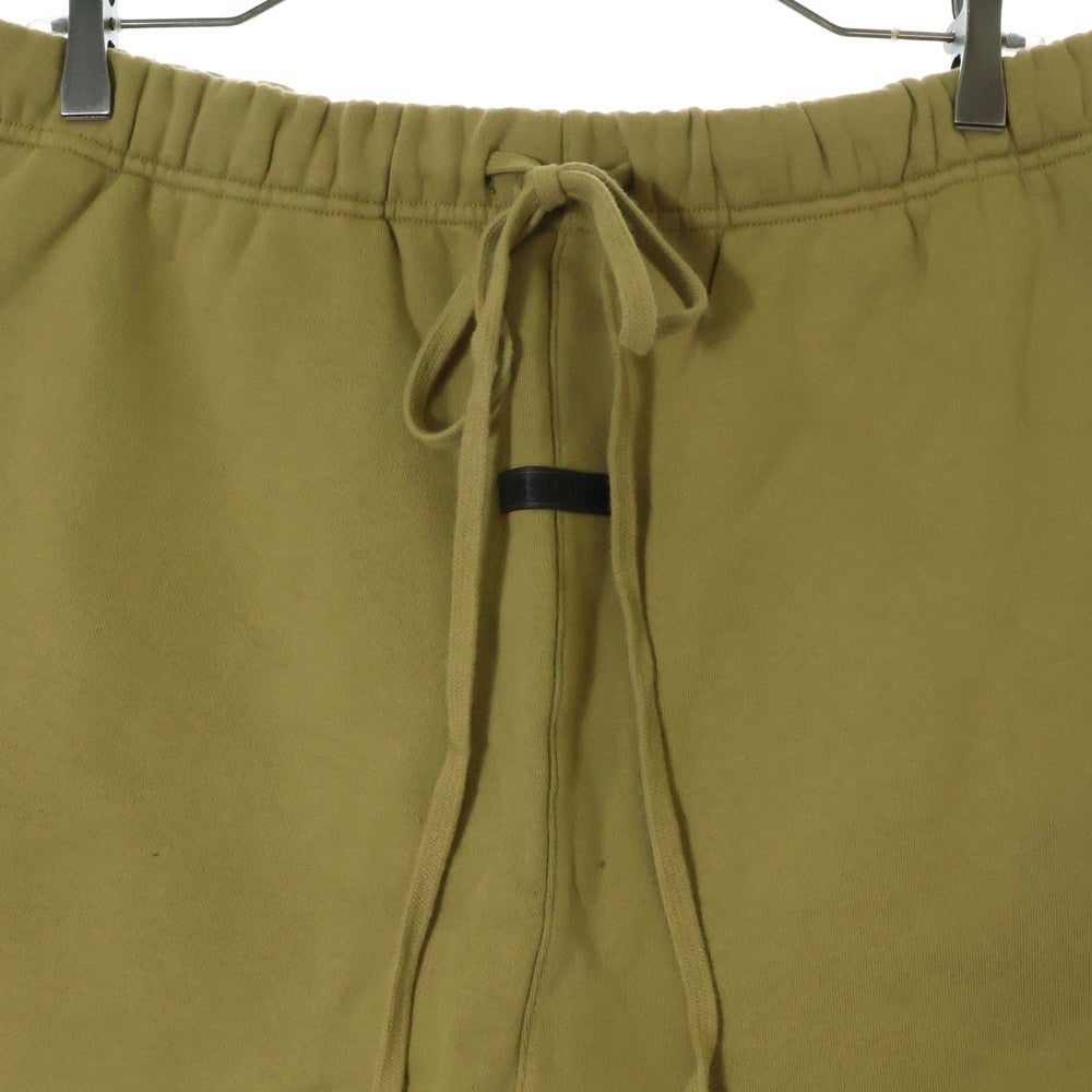 FEAR OF GOD ESSENTIALS(フィアオブゴッド エッセンシャルズ) SHORT PANTS リフレクターロゴ スウェットハーフパンツ ショーツ ベージュ