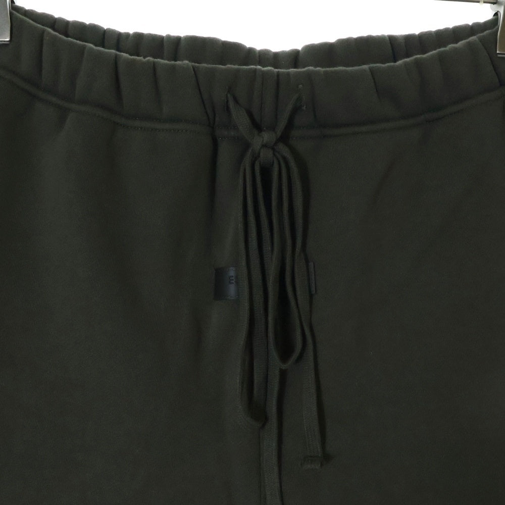 FEAR OF GOD ESSENTIALS(フィアオブゴッド エッセンシャルズ) SHORT PANTS ラバーロゴ スウェットハーフパンツ ショーツ グレー