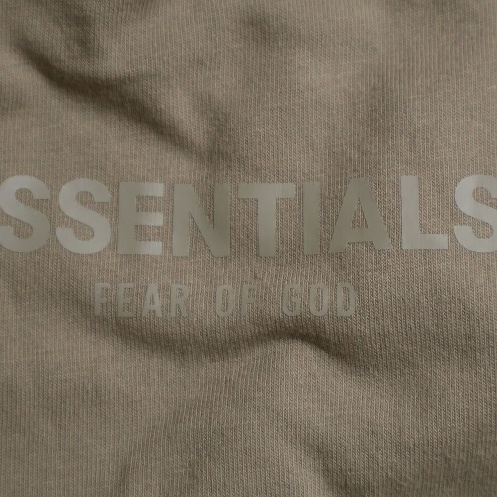FEAR OF GOD ESSENTIALS(フィアオブゴッド エッセンシャルズ) L/S T-SHIRT バックリフレクターロゴ 長袖Tシャツ ロンT ベージュ