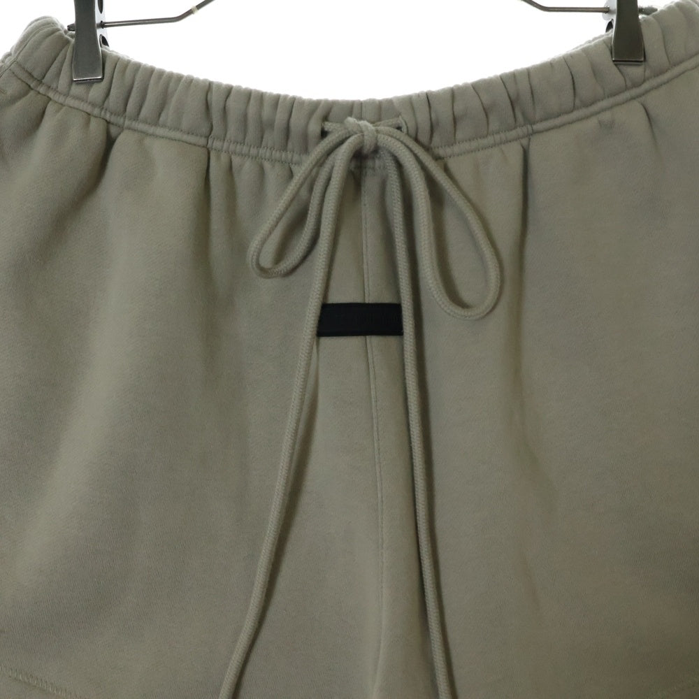 FEAR OF GOD ESSENTIALS(フィアオブゴッド エッセンシャルズ) SHORT PANTS ラバーロゴ スウェットハーフパンツ ショーツ グレー