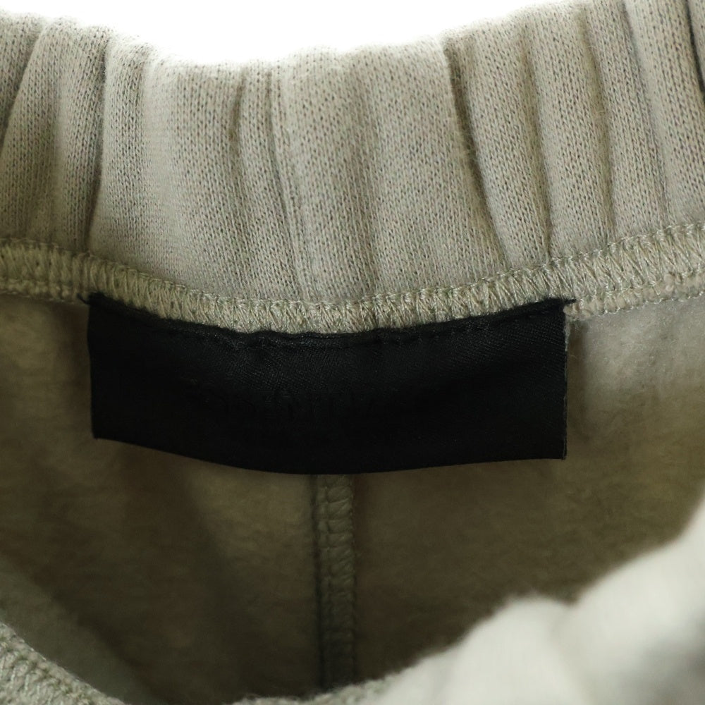 FEAR OF GOD ESSENTIALS(フィアオブゴッド エッセンシャルズ) SHORT PANTS ラバーロゴ スウェットハーフパンツ ショーツ グレー