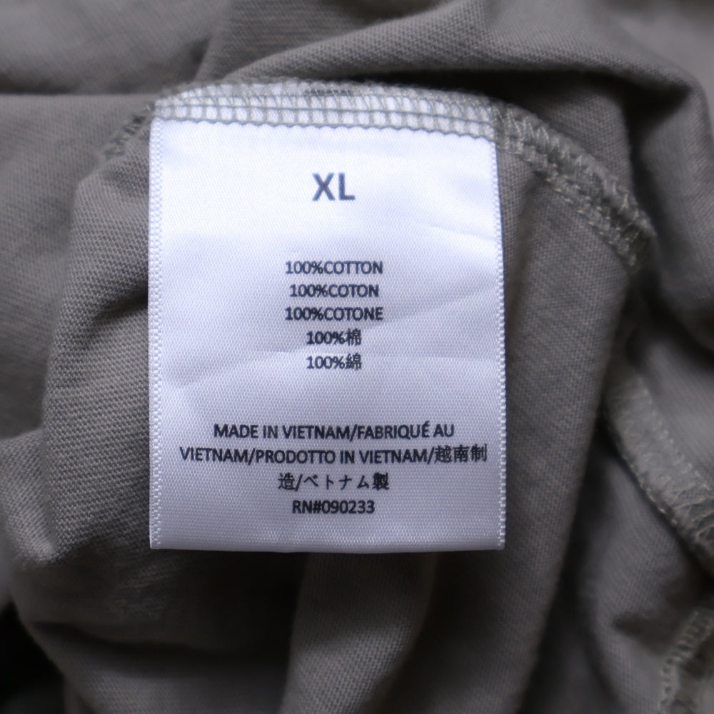 FEAR OF GOD ESSENTIALS(フィアオブゴッド エッセンシャルズ) S/S T-SHIRT ラバーロゴ 半袖Tシャツ グレー