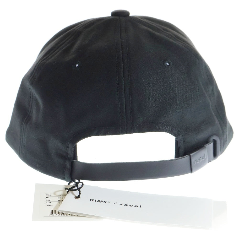 Sacai(サカイ) ×WTAPS Cotton Back Satin Cap 01 ダブルタップス ロゴ刺繍キャップ 帽子 ブラック 25-0931S