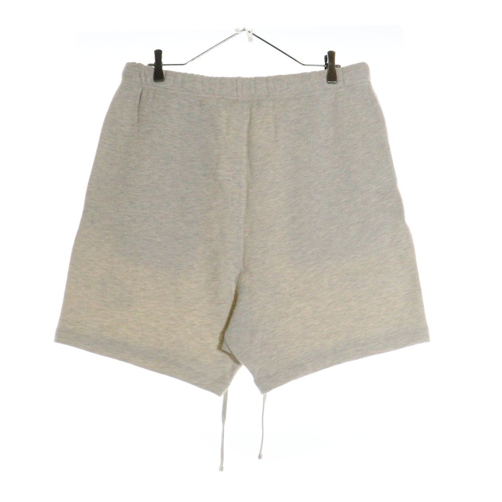 FEAR OF GOD ESSENTIALS(フィアオブゴッド エッセンシャルズ) SHORT PANTS 1977 フェルトロゴ スウェットハーフパンツ ショーツ グレージュ