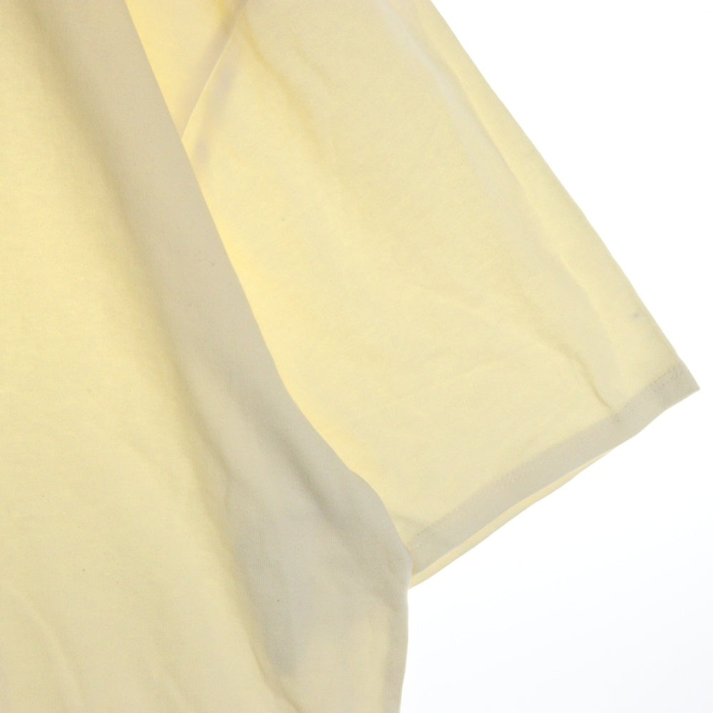 FEAR OF GOD ESSENTIALS(フィアオブゴッド エッセンシャルズ) S/S T-SHIRT ロゴプリント 半袖Tシャツ クリーム