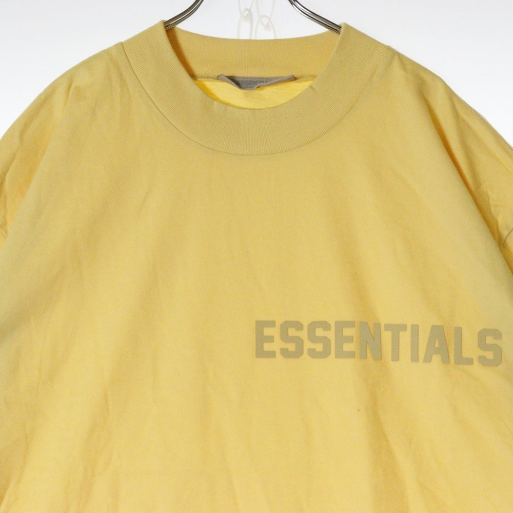 FEAR OF GOD ESSENTIALS(フィアオブゴッド エッセンシャルズ) S/S T-SHIRT ラバーロゴ 半袖Tシャツ イエロー
