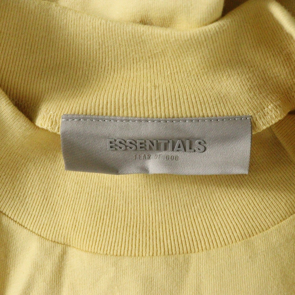 FEAR OF GOD ESSENTIALS(フィアオブゴッド エッセンシャルズ) S/S T-SHIRT ラバーロゴ 半袖Tシャツ イエロー